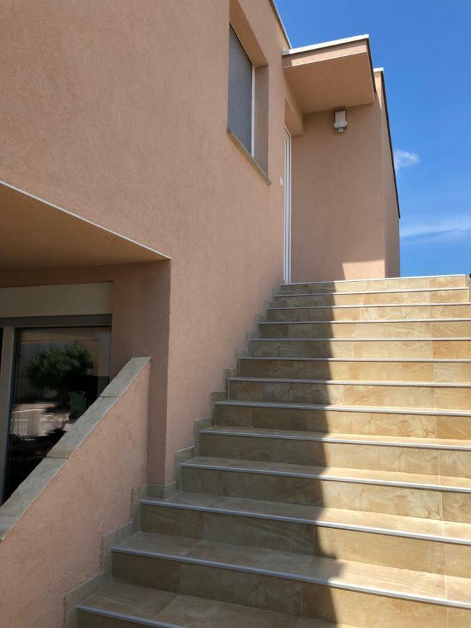 Harmony Vir Luxurioes Ausgestattete Ferienwohnung Mit 65M2 מראה חיצוני תמונה