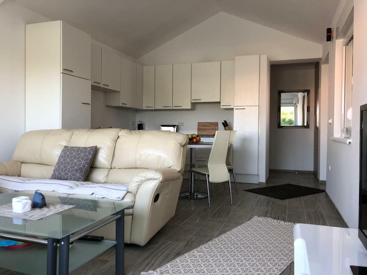 Harmony Vir Luxurioes Ausgestattete Ferienwohnung Mit 65M2 מראה חיצוני תמונה