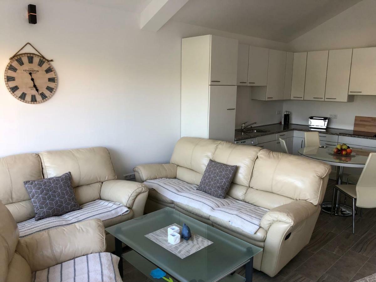 Harmony Vir Luxurioes Ausgestattete Ferienwohnung Mit 65M2 מראה חיצוני תמונה